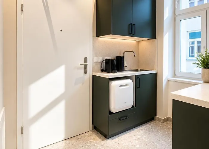 Apartment K - Modern Retreat - Great Location